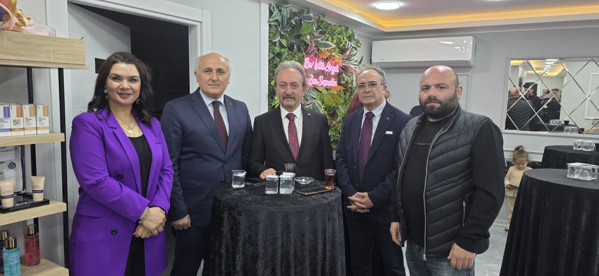 Duru Güzellik’te 5. Yıl Coşkusu: Sektör Temsilcileri ve Siyasetçiler Bir Araya Geldi