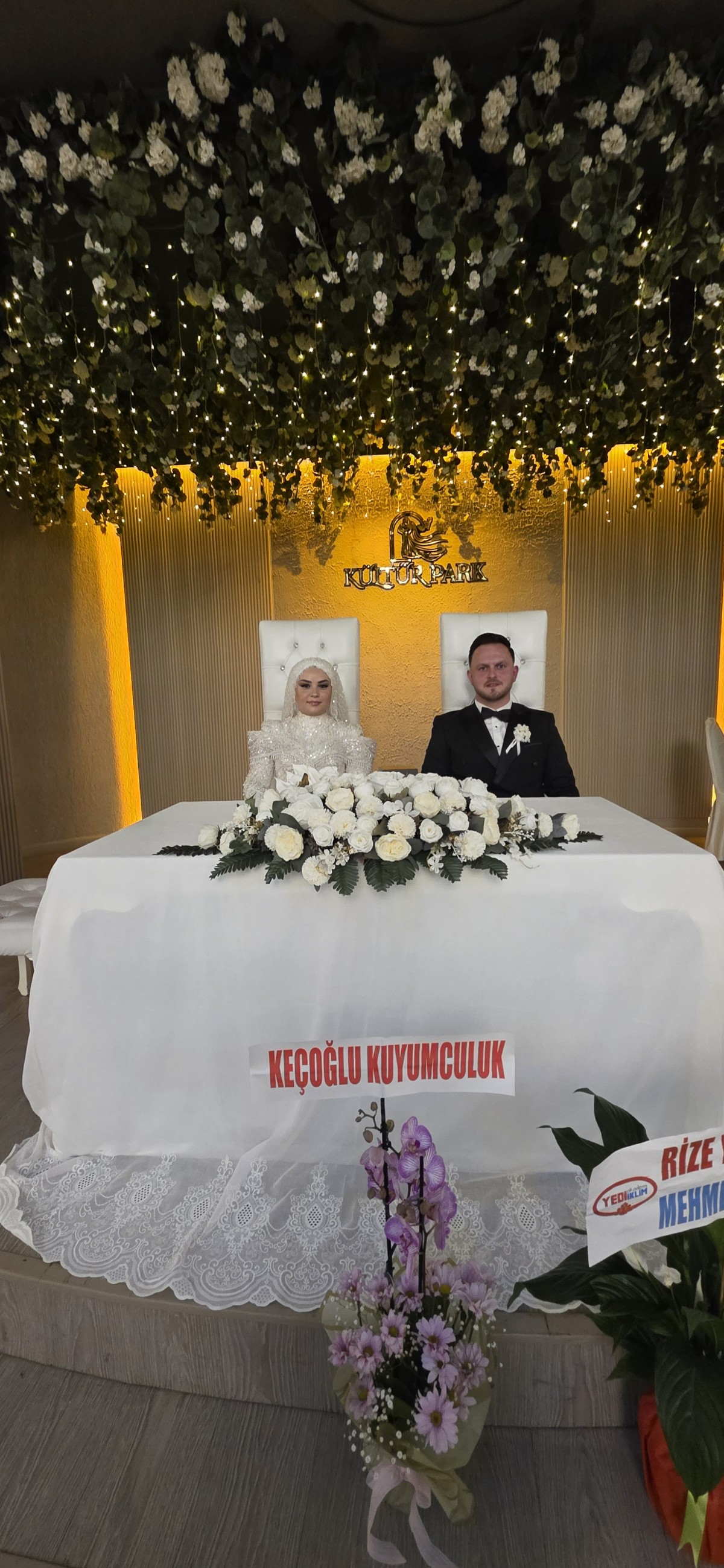 Rize’de Ayşe ve Tugay’ın Mutlu Günü: Nikahı Rize Belediye Başkanı Rahmi Metin Kıydı