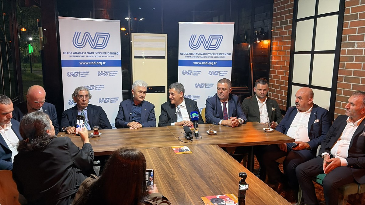 UND Başkanı Rize’de Konuştu: “Sınır Kapılarındaki Bekleme Lojistiğin Hızını Kesiyor