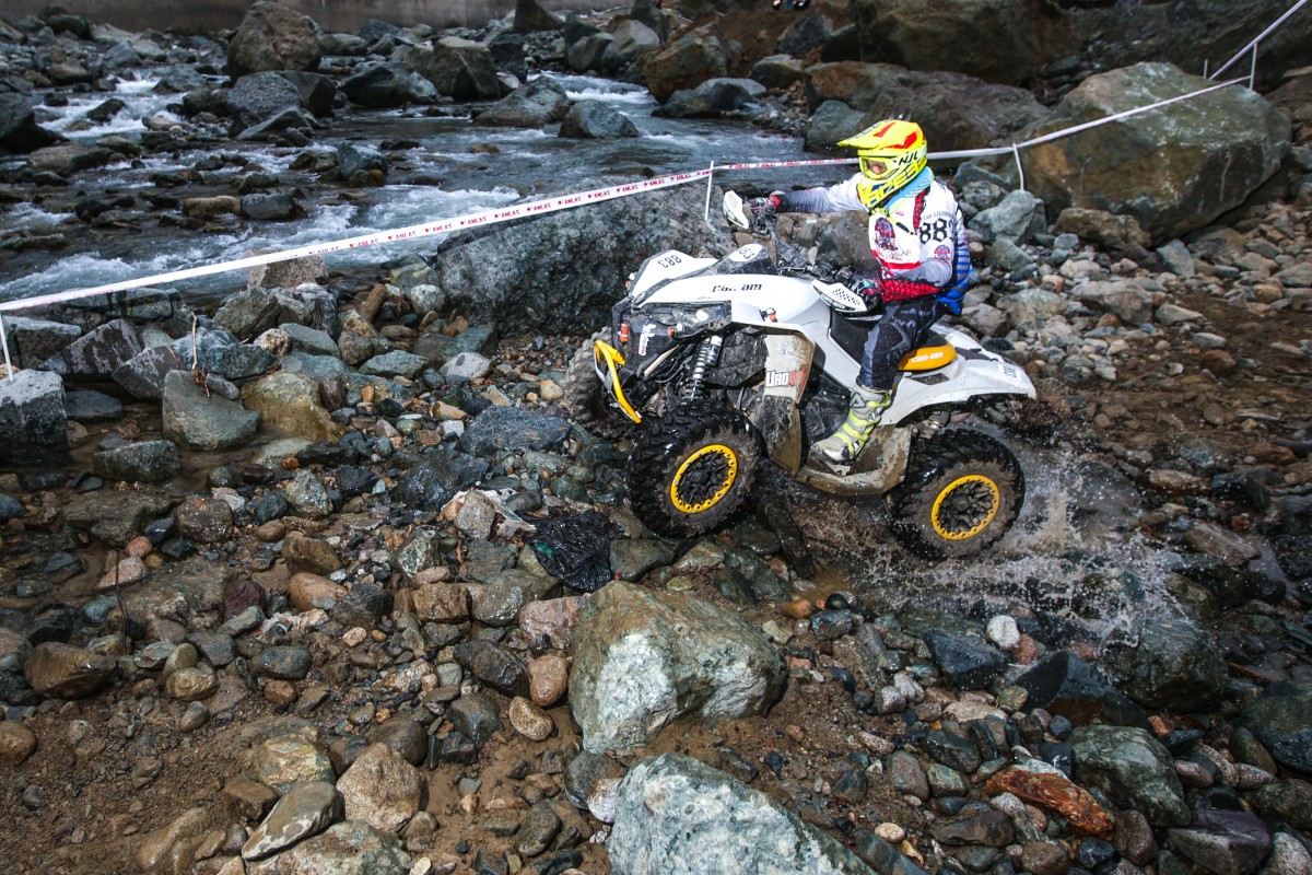 Senoz Vadisi’nde Enduro Heyecanı